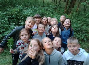Dzieci w lesie