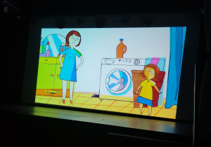 obraz filmowy - pralka i skarpetki