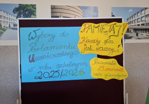 tablica informacyjna o wyborach