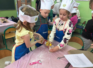 Świąteczne zapachy- lekcja otwarta w 1a- z cyklu Regionalna Kuchnia Regionalka