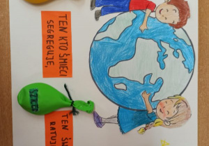 przedstawia dwoje dzieci obejmujących lulę ziemską