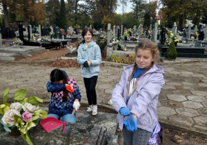 porządkowanie grobów